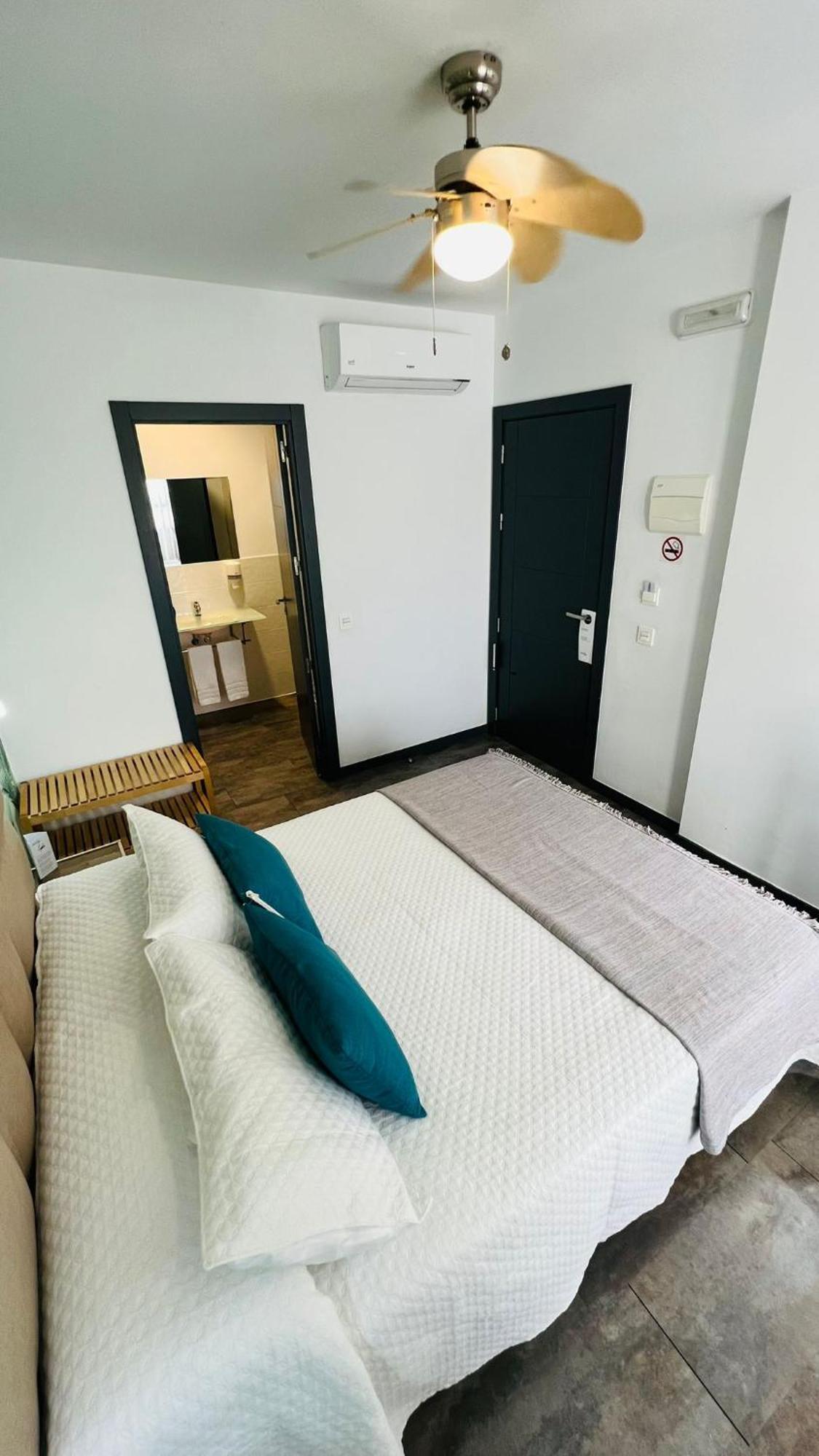 Bajondillo Beach Cozy Inns (Adults Only) Torremolinos Exterior photo