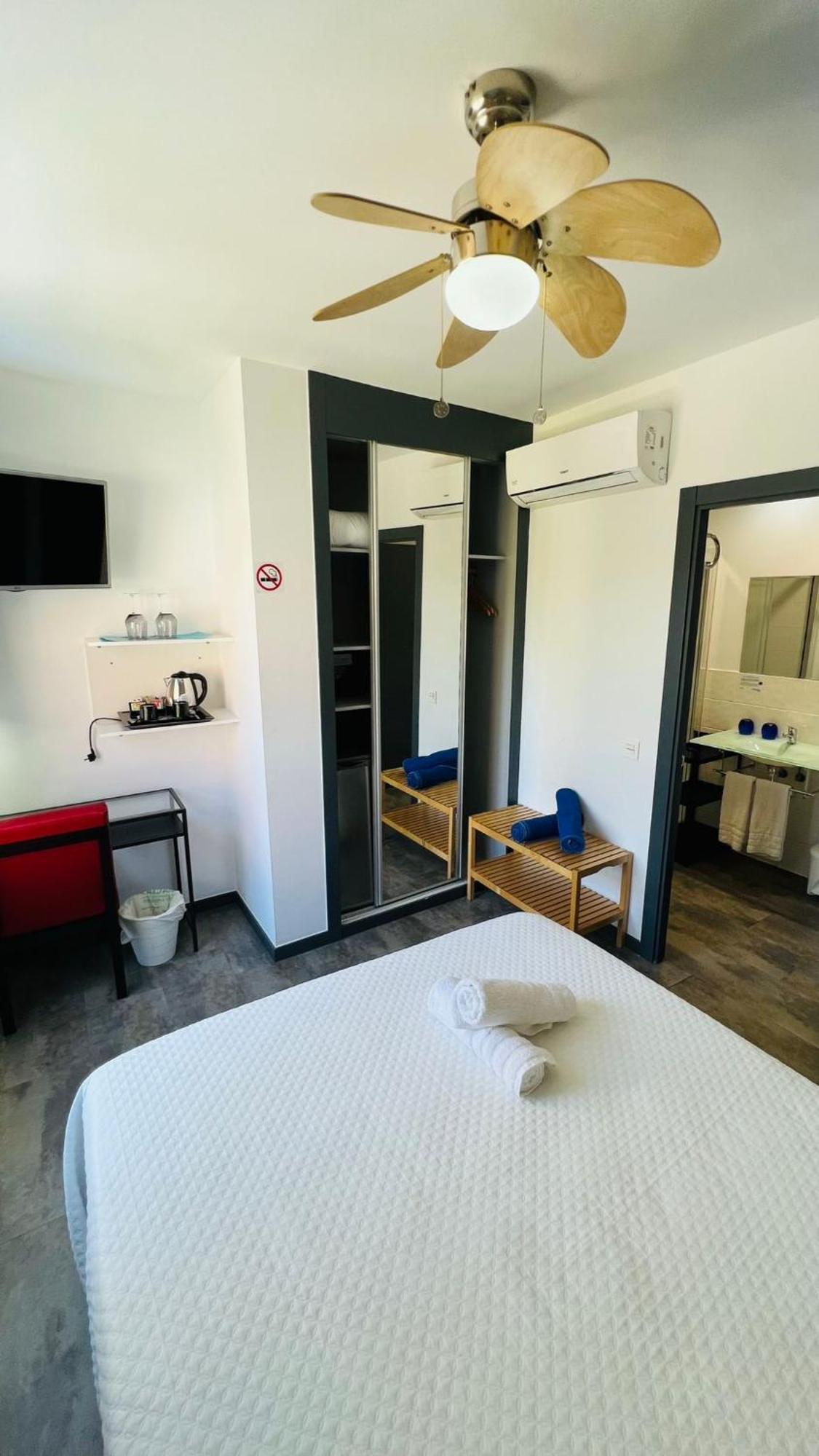 Bajondillo Beach Cozy Inns (Adults Only) Torremolinos Exterior photo