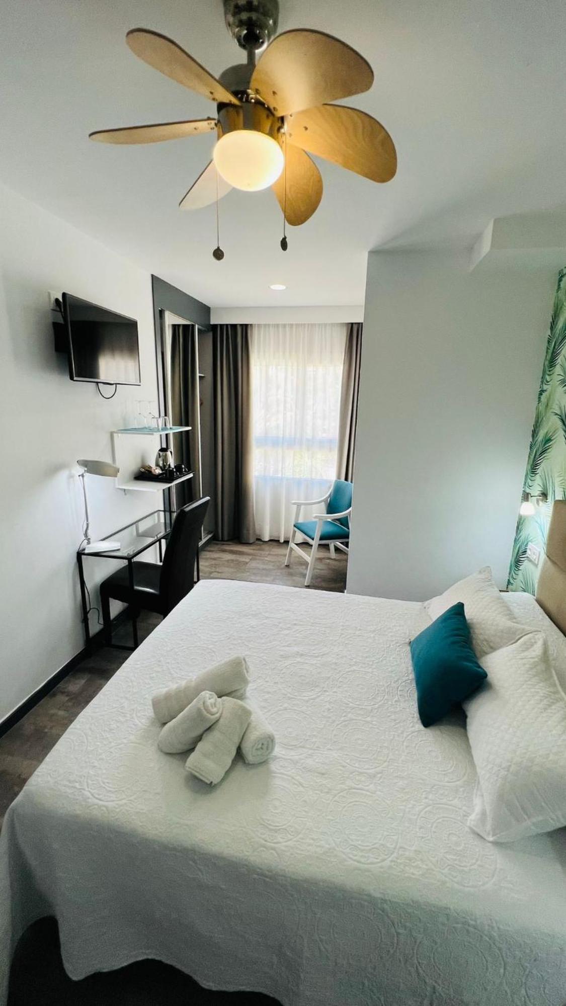 Bajondillo Beach Cozy Inns (Adults Only) Torremolinos Exterior photo