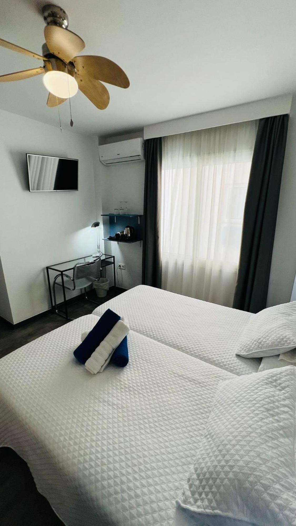 Bajondillo Beach Cozy Inns (Adults Only) Torremolinos Exterior photo