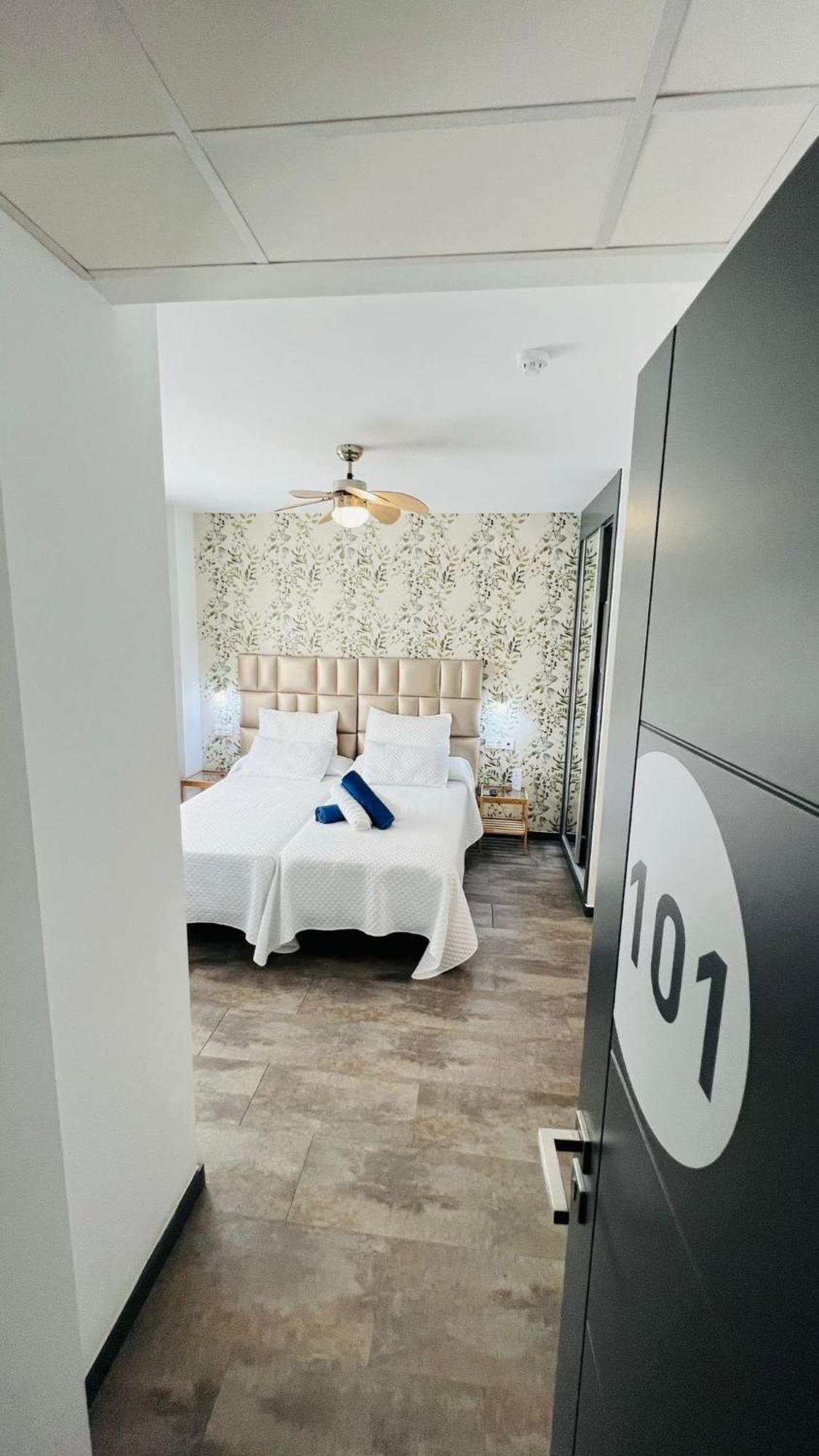Bajondillo Beach Cozy Inns (Adults Only) Torremolinos Exterior photo