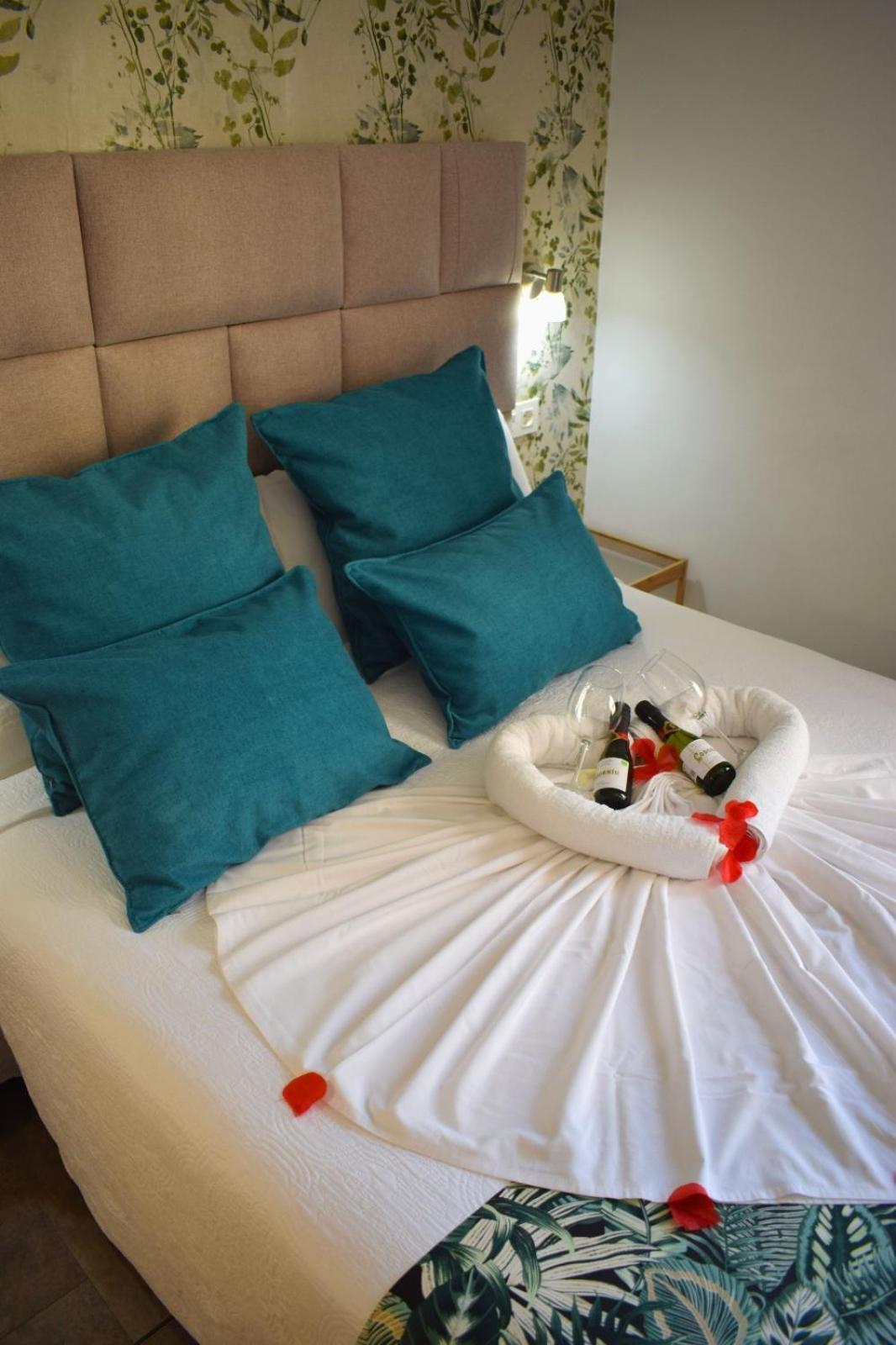 Bajondillo Beach Cozy Inns (Adults Only) Torremolinos Exterior photo